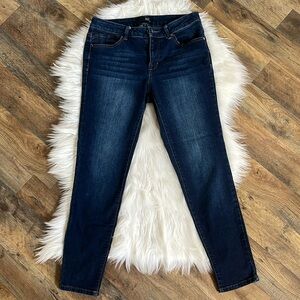 1822 Denim dark wash skinny jeans/capri size 8
